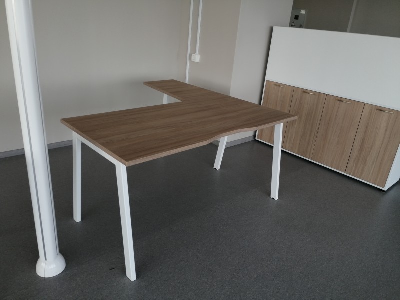 Стол на металле с приставкой MP1U-L 1580*1580*775 мм Стол на металле с приставкой MP1U-L 1580*1580*775 мм