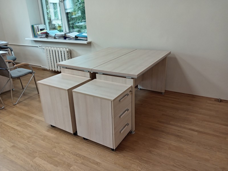 Стол на два рабочих места V2Т. Толщина столешницы 38 мм